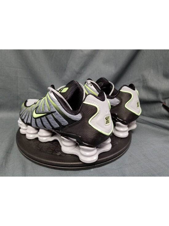 Athletic_Shoes